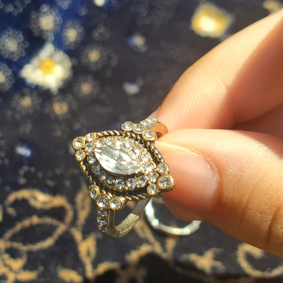 2 Beautiful Rings - Picture 2 of 3